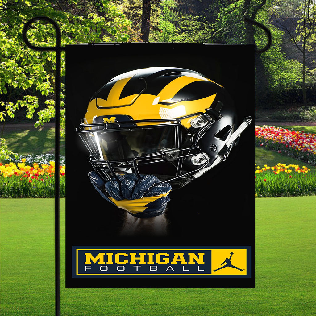 Michigan Wolverine Helmet Football Garden Flags Lawn 12 X 18 Inch